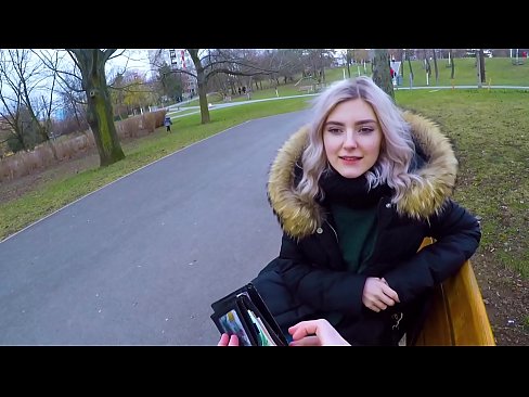 ❤️ Gleypir heitt ásamt ókunnugra fyrir peninga - blástur í garðinum eftir Evu Elfie Endaþarmsmyndband á klám is.high-pass.ru ❌️❤
